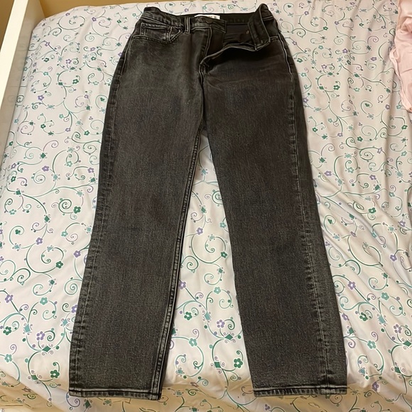 Abercrombie and Fitch high rise mom jeans - Picture 1 of 3